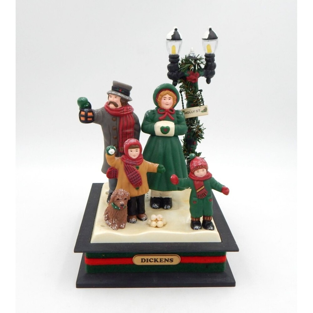 Holiday Creations Dickens Family LightUp Holiday Scene Christmas Songs VTG Works